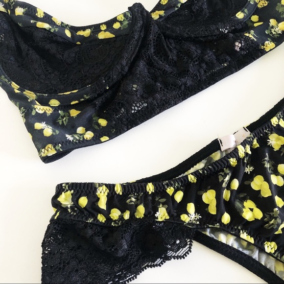 NWOT Animale Intimates Lemon Print Set Size S/M - Picture 2 of 8